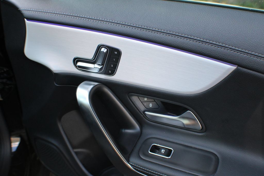 Used 2025 Mercedes-Benz CLA 250 image 21