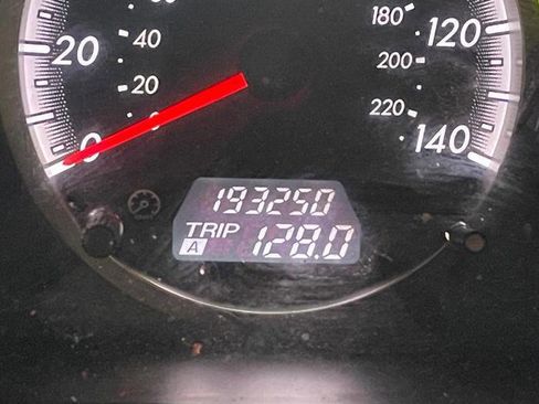 Used 2010 MAZDA MAZDA5 Grand Touring image 34