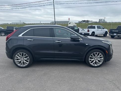 Used 2023 Cadillac XT4 Luxury w/ Cold Weather Package FWD image 4