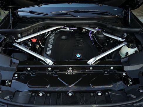 Used 2025 BMW X6 xDrive40i w/ Executive Package image 33