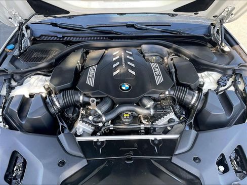 Used 2020 BMW M550i xDrive AWD/4WD image 12
