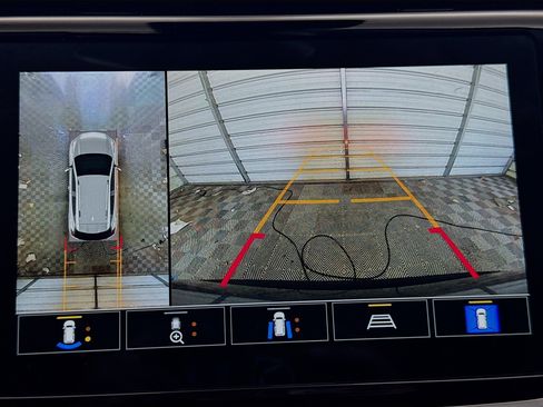 Used 2023 Chevrolet Bolt EUV Premier image 16