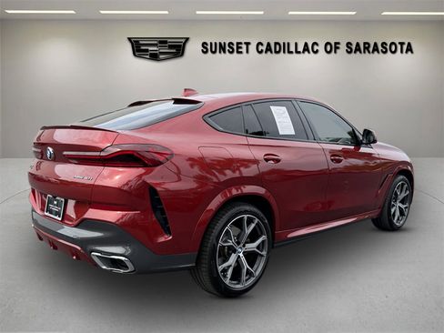 Used 2022 BMW X6 xDrive40i w/ Executive Package AWD/4WD image 3