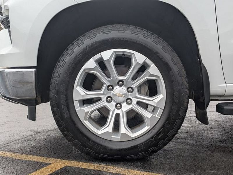 Used 2024 Chevrolet Silverado 1500 LTZ AWD/4WD image 12
