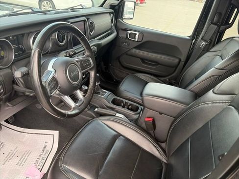 Used 2023 Jeep Wrangler Unlimited Sahara w/ Cold Weather Group AWD/4WD image 16