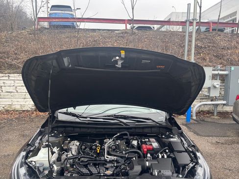 Used 2025 Nissan Altima 2.5 SV FWD image 33