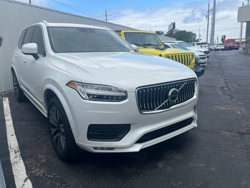 Used 2020 Volvo XC90 T5 Momentum w/ Protection Package Premier FWD image 4