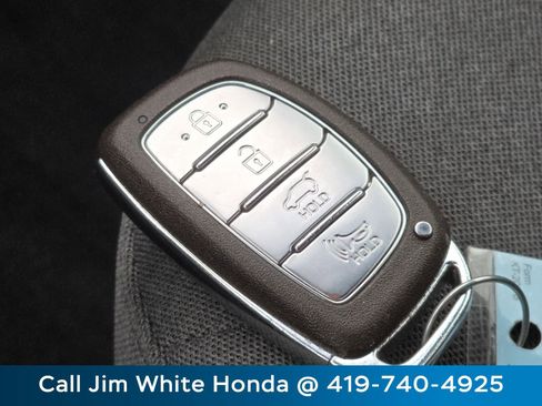 Used 2022 Hyundai Ioniq SE image 32