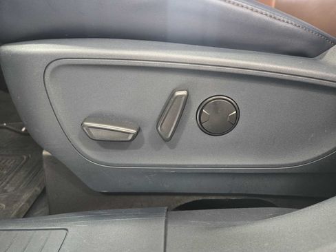 Used 2022 Ford Maverick Lariat FWD image 19