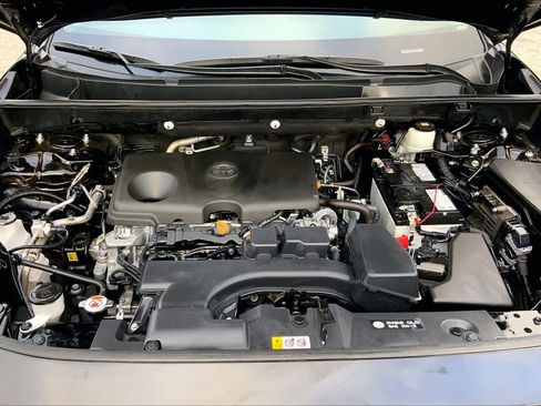 Used 2025 Toyota RAV4 LE FWD image 31