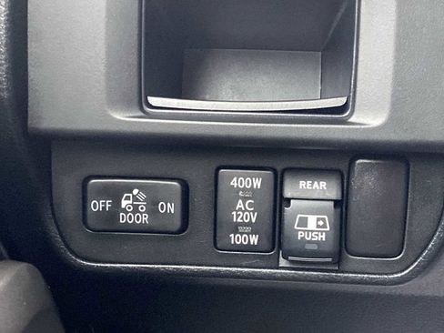 Used 2017 Toyota Tacoma Limited w/ Tow Package image 30