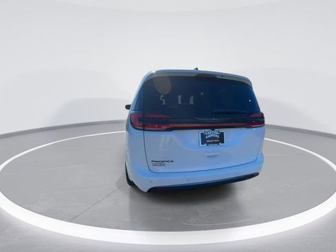 New 2026 Chrysler Pacifica Select image 7