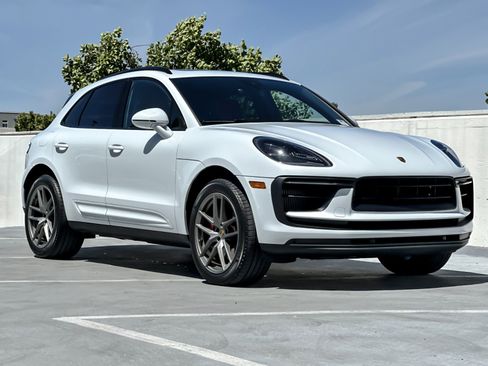 Used 2022 Porsche Macan S AWD/4WD image 10