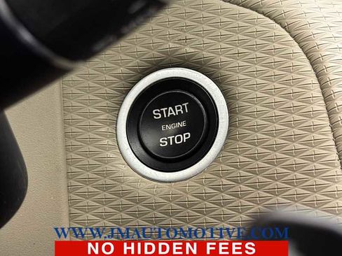 Used 2018 Land Rover Range Rover Velar S image 40