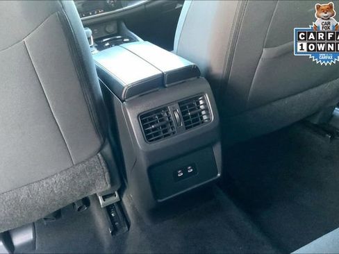 Used 2024 Nissan Rogue SV image 34