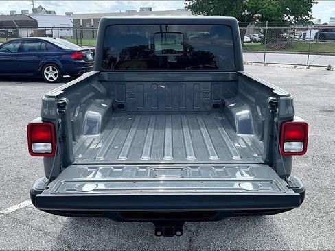 Used 2023 Jeep Gladiator Sport AWD/4WD image 39