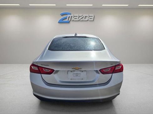 Used 2017 Chevrolet Malibu LT w/ Leather Package image 4