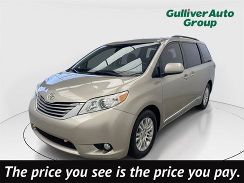Used 2017 Toyota Sienna XLE image 1