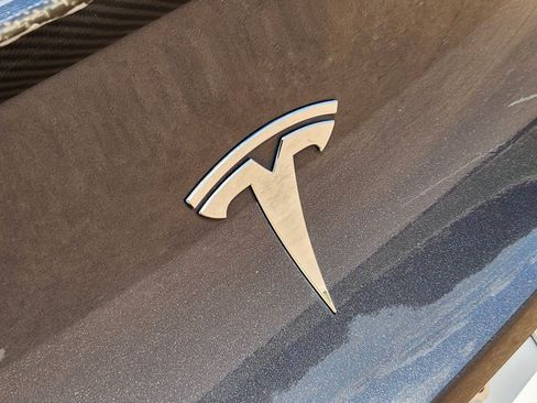 Used 2023 Tesla Model Y Performance AWD/4WD image 18