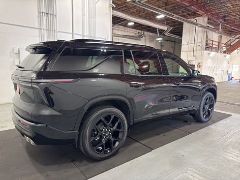 New 2026 Chevrolet Traverse RS w/ LPO, Floor Liner Package AWD/4WD image 6