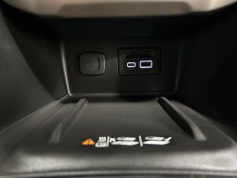 Used 2023 GMC Acadia Denali image 24