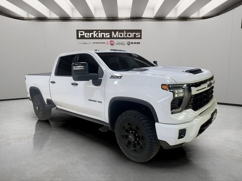 Used 2024 Chevrolet Silverado 2500 LTZ w/ LTZ Plus Package AWD/4WD image 8