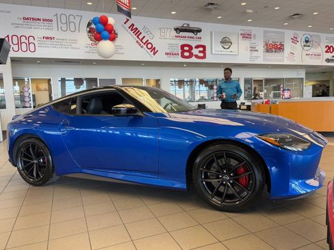 Certified 2024 Nissan Z Performance w/ Floor Mat Package image 5