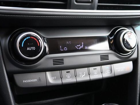 Used 2019 Hyundai Kona Limited image 36