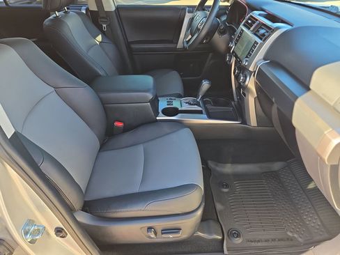 Used 2022 Toyota 4Runner SR5 Premium image 16