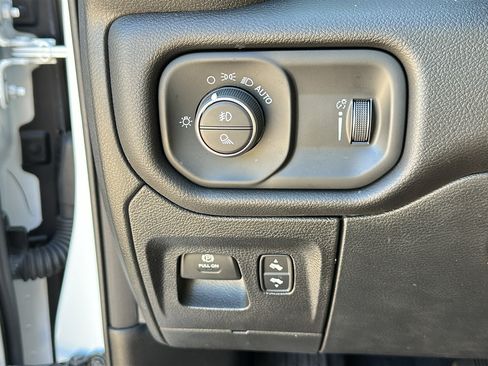 Used 2025 RAM 1500 Big Horn AWD/4WD image 15