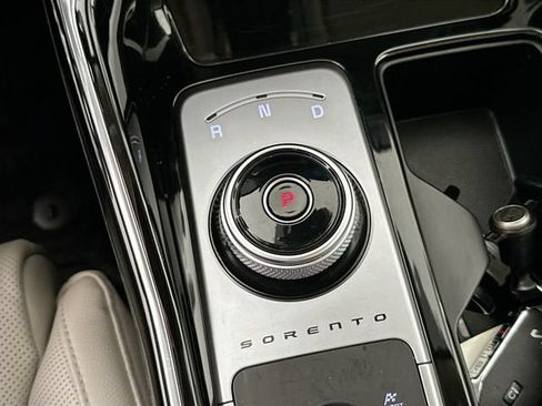 Used 2023 Kia Sorento SX Prestige w/ Panoramic Sunroof Package AWD/4WD image 16
