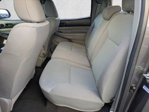 Used 2015 Toyota Tacoma PreRunner w/ SR5 Package image 17