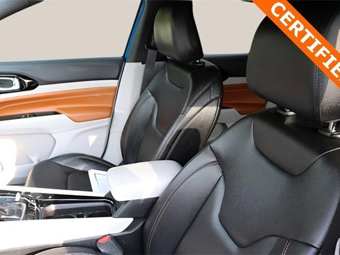 Used 2024 Jeep Compass Limited image 9