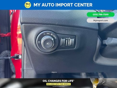 Used 2018 Jeep Compass Latitude w/ Popular Equipment Group AWD/4WD image 13