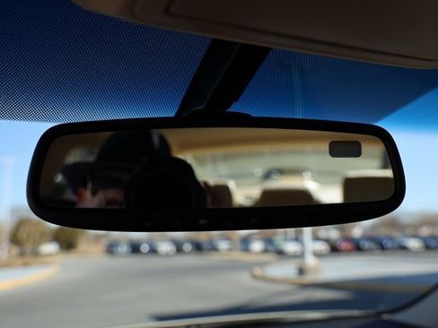 Used 2016 Toyota Avalon Limited image 34