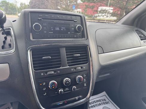 Used 2015 Dodge Grand Caravan SE w/ Quick Order Package 29E SE image 14