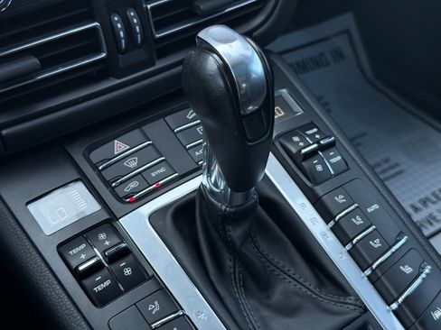 Used 2020 Porsche Macan image 31