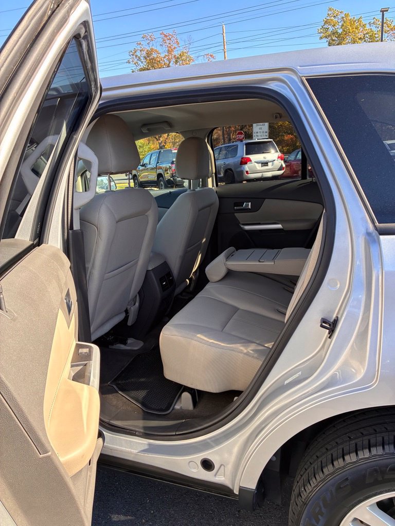 Used 2013 Ford Edge SE FWD image 24