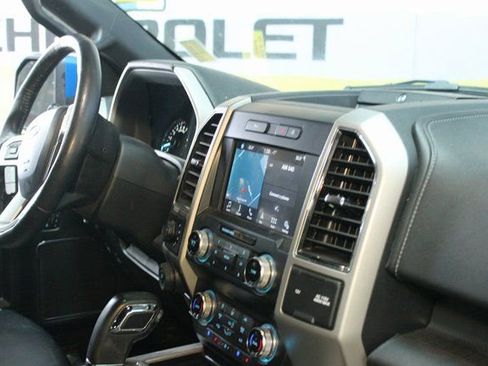 Used 2019 Ford F150 Lariat w/ Equipment Group 502A Luxury AWD/4WD image 9