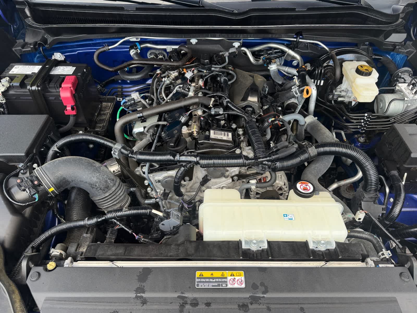 Used 2024 Toyota Tacoma SR5 AWD/4WD image 7