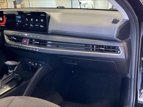 Used 2025 Kia K4 FWD image 22