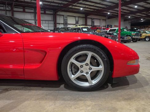 Used 2001 Chevrolet Corvette Coupe RWD image 11