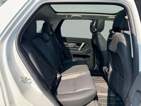 Used 2025 Land Rover Discovery Sport S image 9