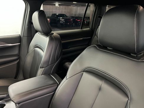 New 2026 Jeep Grand Cherokee L Limited w/ Limited Altitude Package AWD/4WD image 16