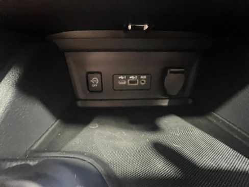 New 2025 Nissan Sentra SR image 31