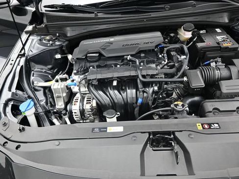 Used 2025 Hyundai Elantra Limited w/ Cargo Package FWD image 40