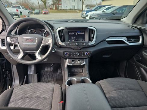 Used 2023 GMC Terrain SLE w/ Driver Convenience Package image 32