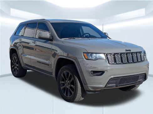 Used 2019 Jeep Grand Cherokee Altitude image 8