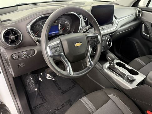 Used 2025 Chevrolet Blazer LT AWD/4WD image 15