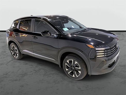 New 2026 Nissan Kicks SV w/ SV Premium Package image 5